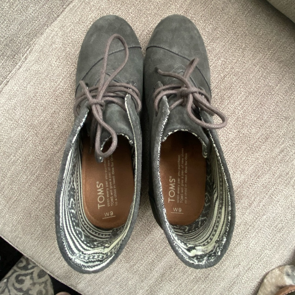 TOMS suede heels - Picture 3 of 4